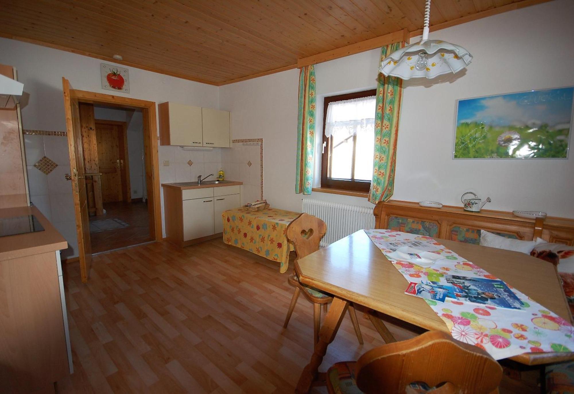 Villa Charming House In Pruggern, Mountain View Habitación foto