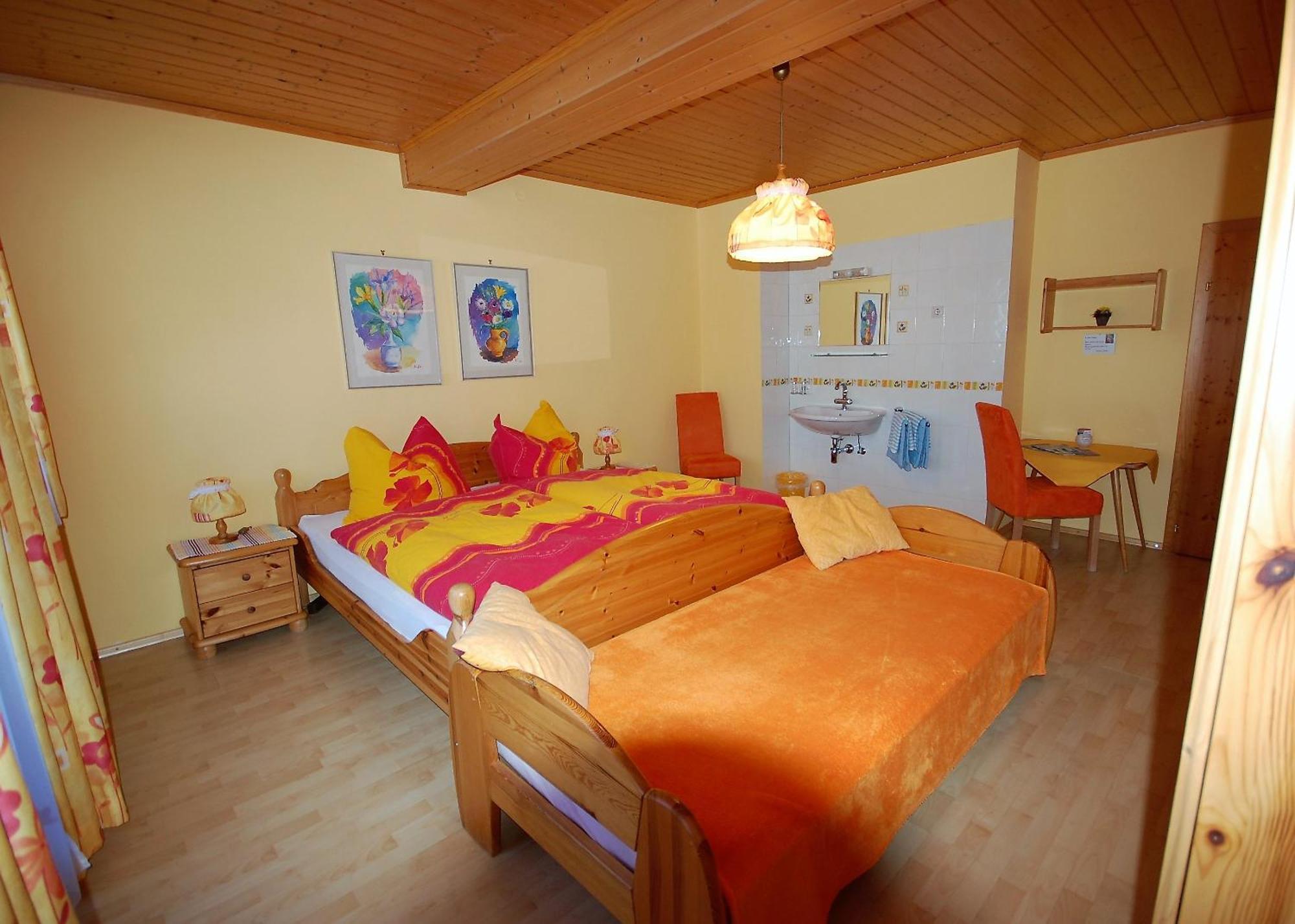 Villa Charming House In Pruggern, Mountain View Habitación foto