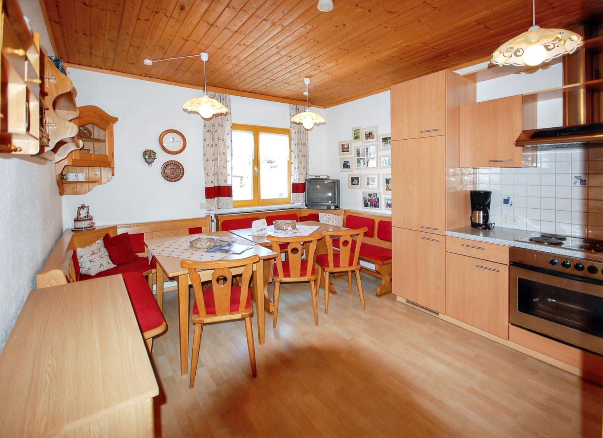 Villa Charming House In Pruggern, Mountain View Exterior foto